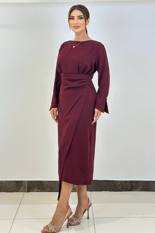 Drape detaylı asimetrik elbise