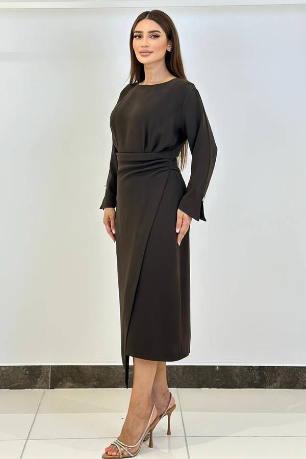 Drape detaylı asimetrik elbise
