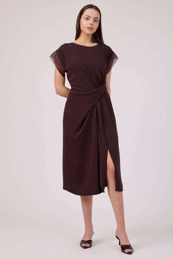 Drape detaylı dökümlü elbise