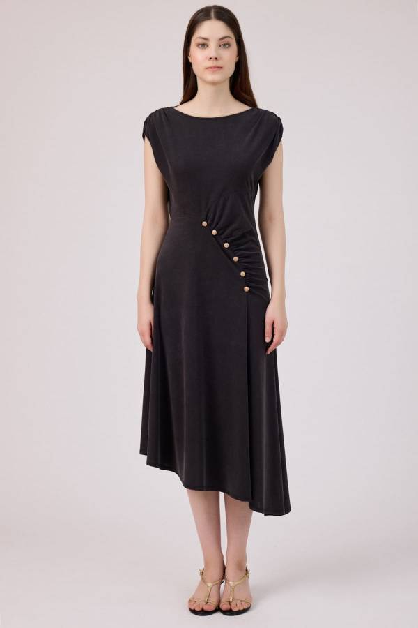 Düğme detaylı tencel elbise