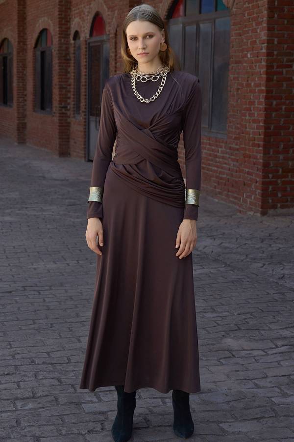 Önü drape detaylı likralı maxi elbise