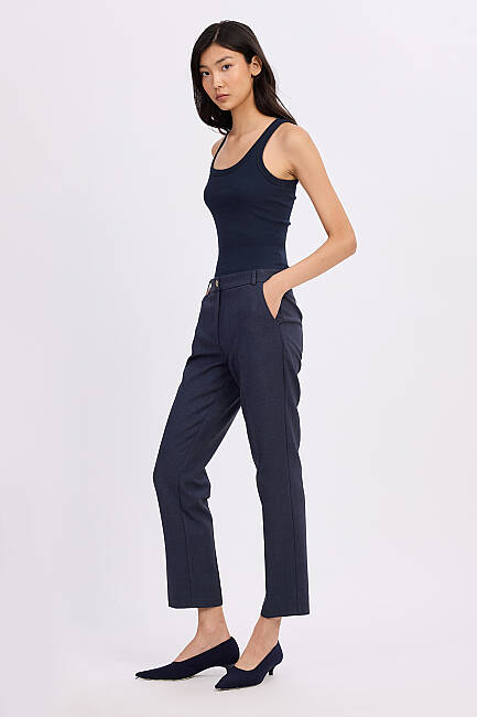 Soft yüzeyliviskon karışımlı kumaş,ön yan cepli,paçaları hafif dar kesimli pantolon - 3
